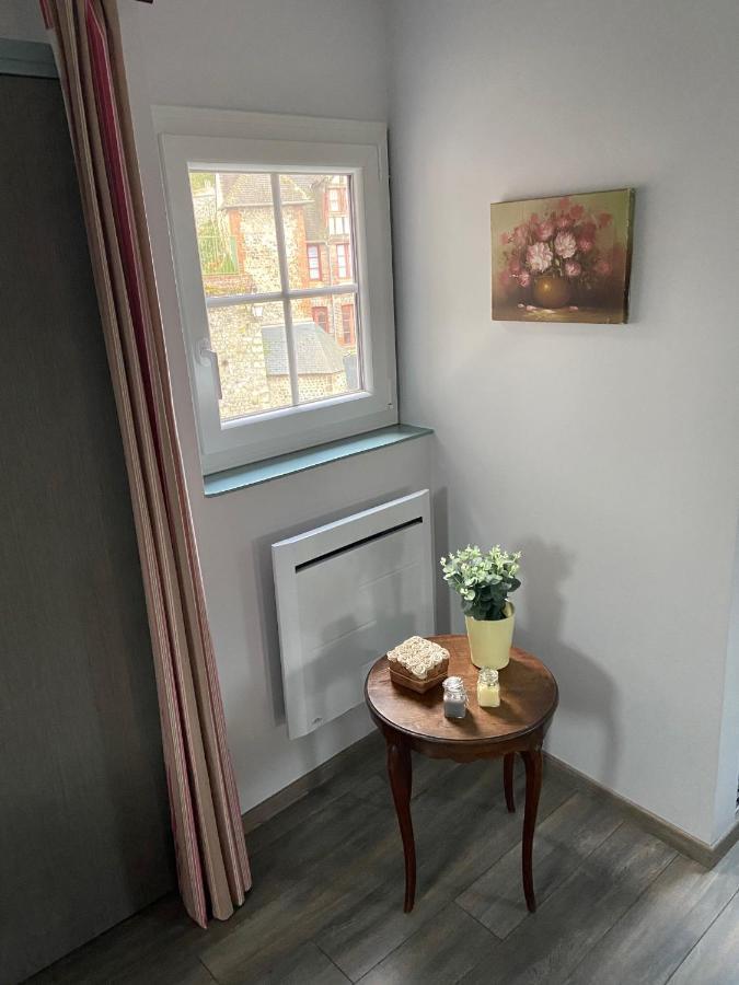 Sous Les Toits D'Honfleur Apartment Exterior photo